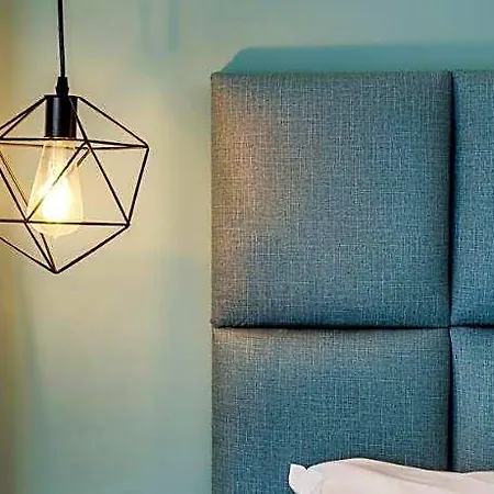 Azzurro Deluxe Hotel